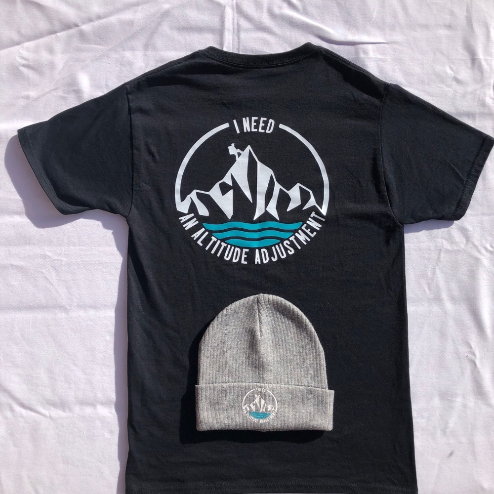 Gildan tshirt with beanie